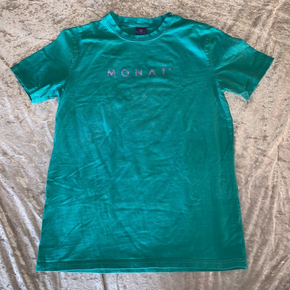 Monat Gear tshirt size M